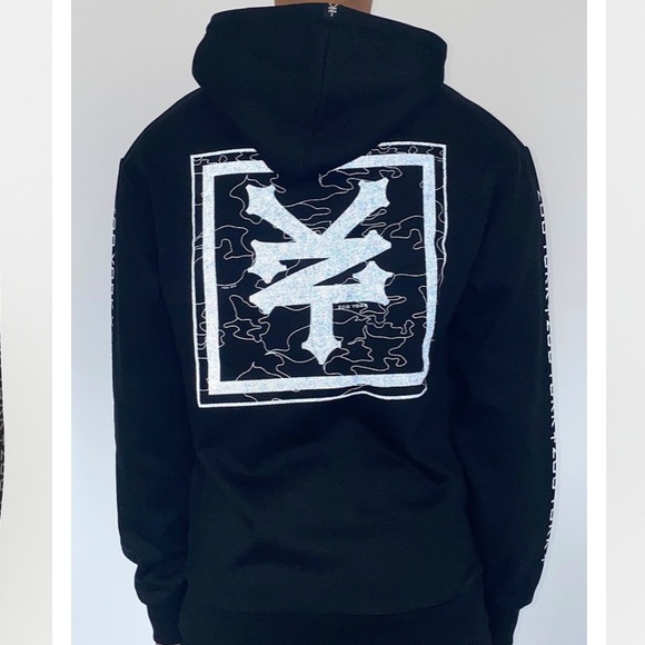 Zoo York sweaters. - Picture 5 of 16